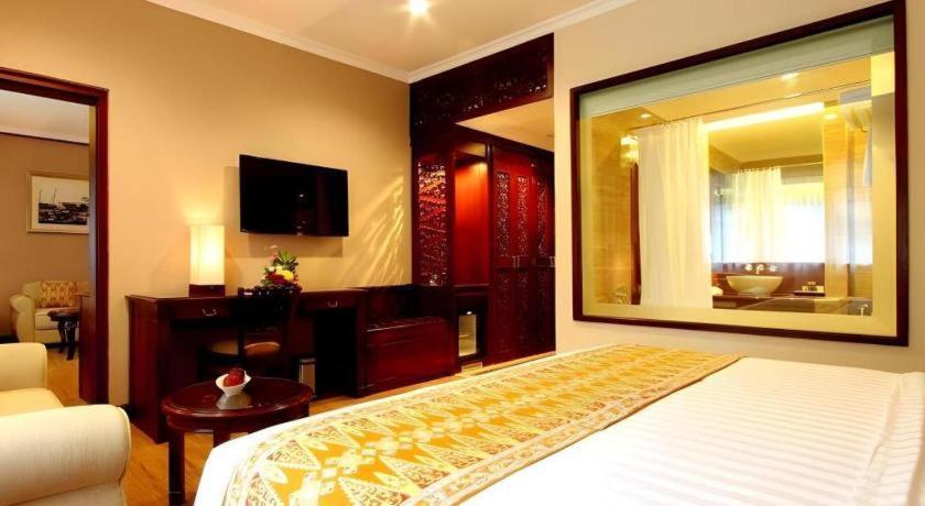 Kartika Chandra Hotel Jakarta Exterior foto